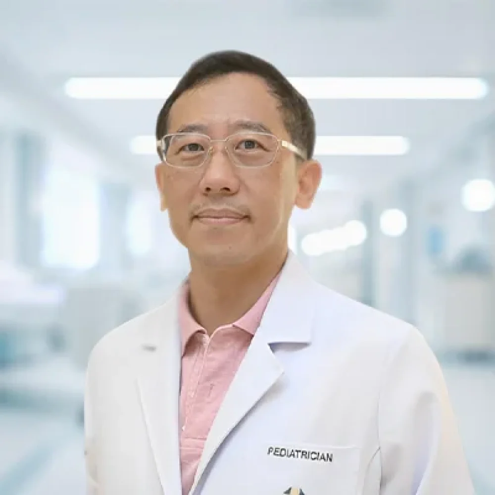 Dr.-Panu-Nacharoong.webp